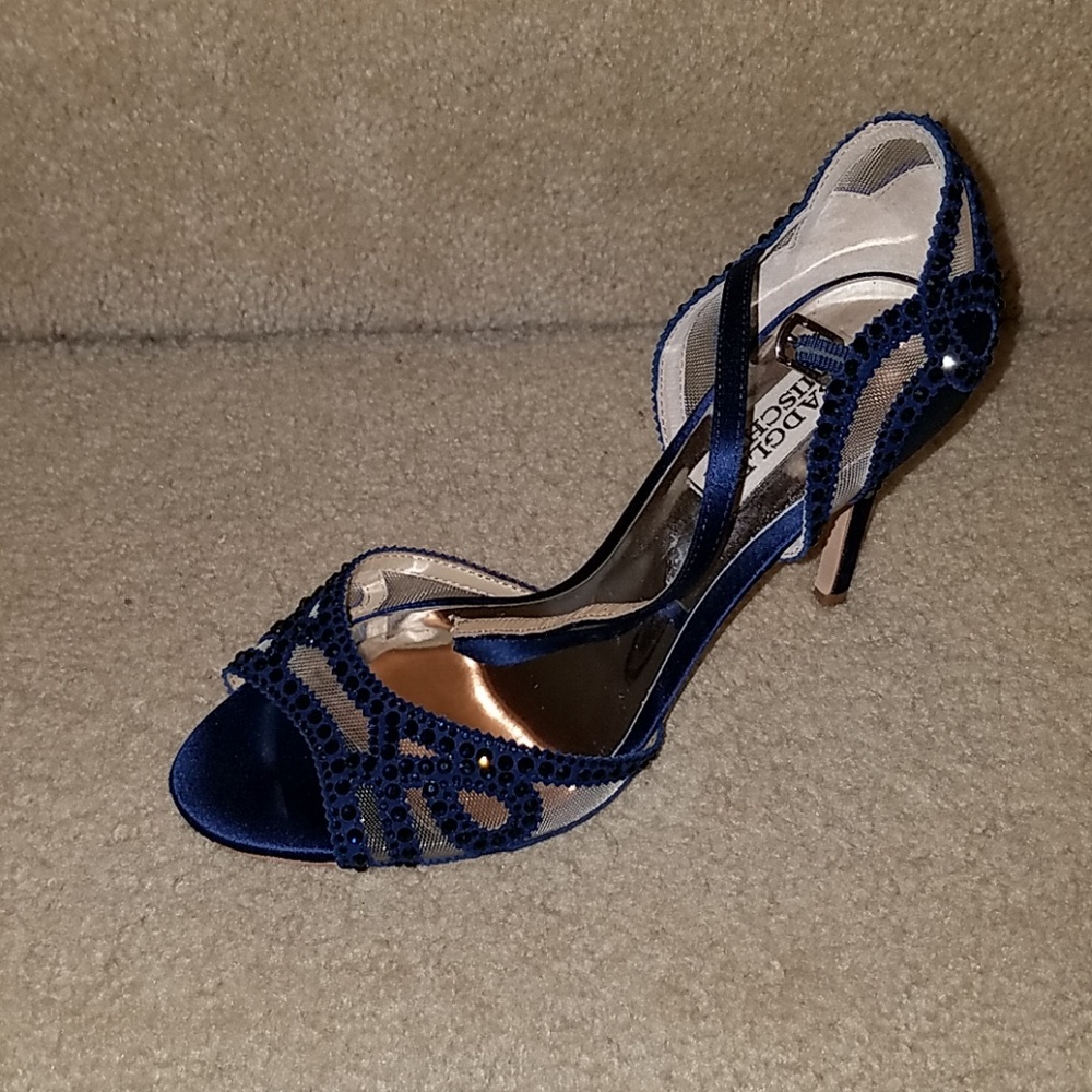 Gorgeous blue stilettos 👠
